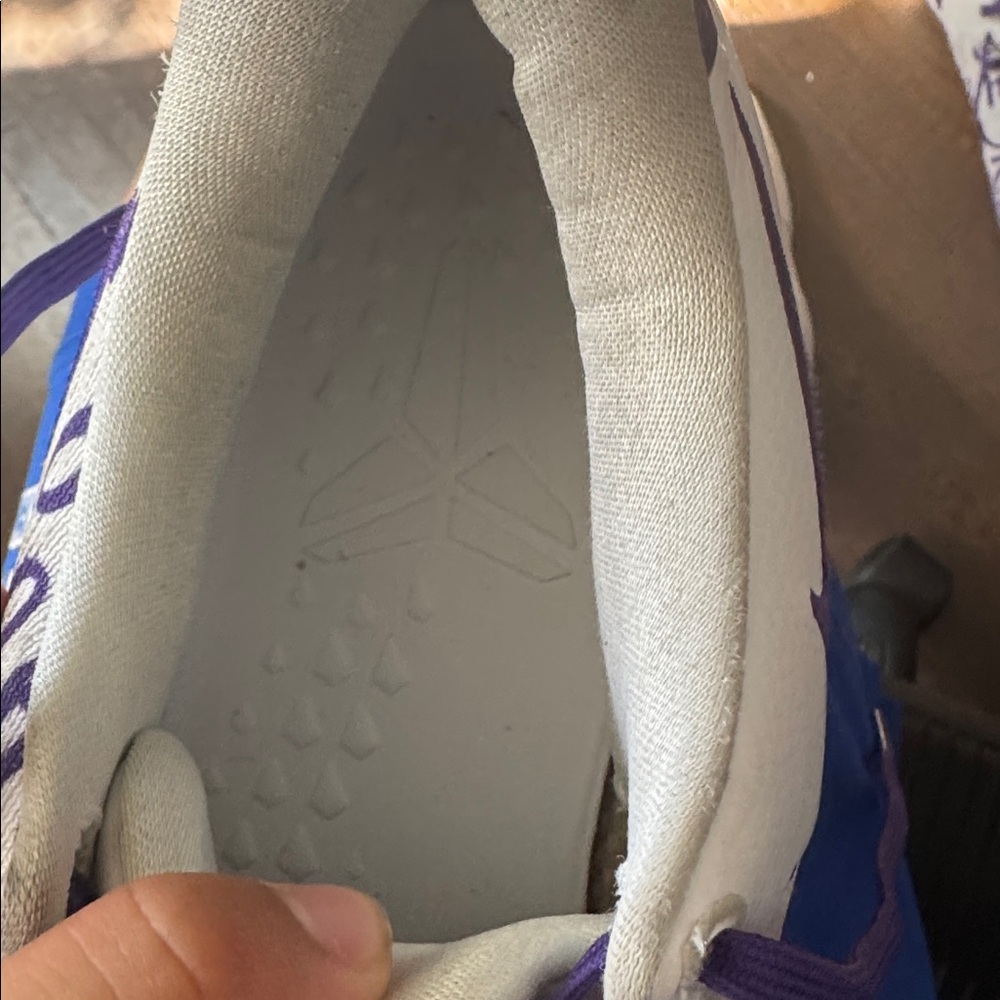 Kobe 8s Worn a couple times still in good shape - Picture 6 of 6